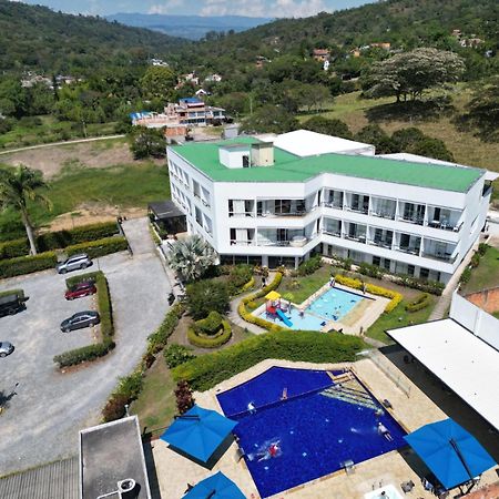 Hotel Palmeras De Luz Moniquira Exterior photo