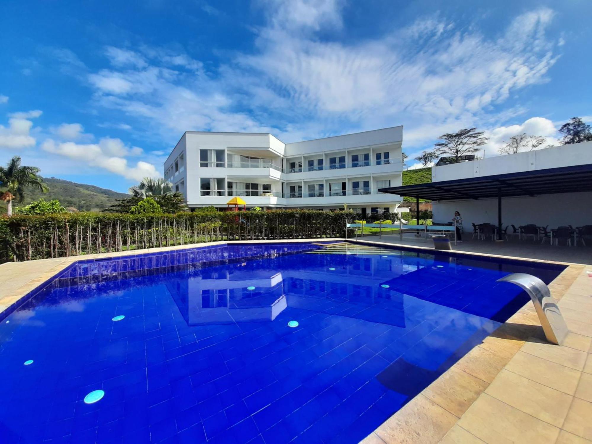 Hotel Palmeras De Luz Moniquira Exterior photo